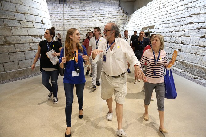 Louvre Museum Masterpieces Guided Tour with Access - The main gallery route and the famous masterpieces