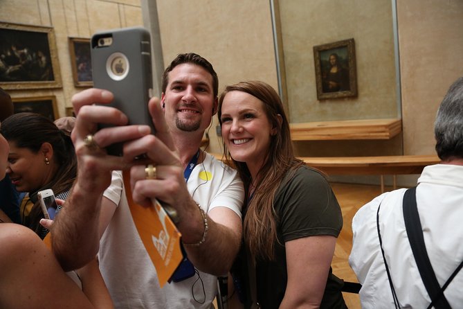 Louvre Museum Masterpieces Guided Tour with Access - Entering the Louvre with a reserved ticket