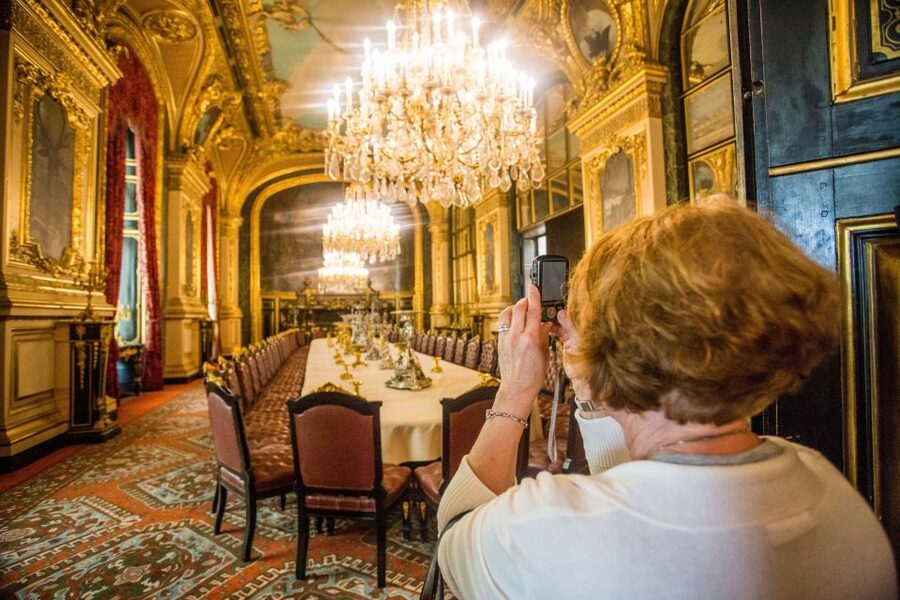Louvre Museum: Skip-the-Line Guided Tour - Crowds, headsets, and keeping together