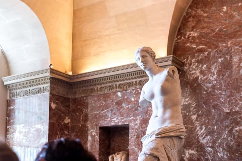 Louvre Museum: Skip-the-Line Small Group Guided Tour - Napoleon’s apartments and the palace setting