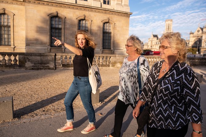 LOUVRE PRIVATE TOUR: Priority Access tickets & Local expert guide - Why reserved access matters at the Louvre