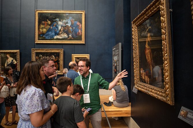 LOUVRE PRIVATE TOUR: Priority Access tickets & Local expert guide - Inside the Louvre: fortress, palace, and museum