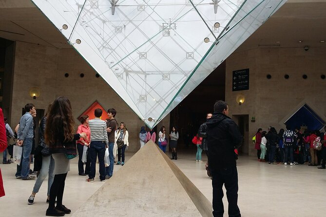 Louvre Skip The Line Guided Tour - The Louvre in two hours