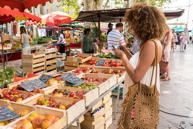Luberon Market & Villages Day Trip from Aix-en-Provence - Apt: authentic, crowded, and not always tidy