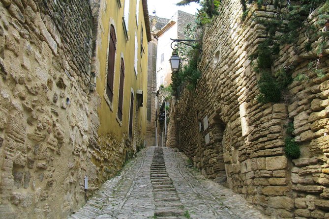 Luberon Villages Half-Day Tour from Aix-en-Provence - Roussillon: Ochre Cliffs and a Warmer Palette