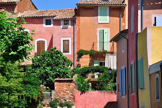 Luberon Villages Half-Day Tour from Aix-en-Provence - Gordes: The Big View at the End