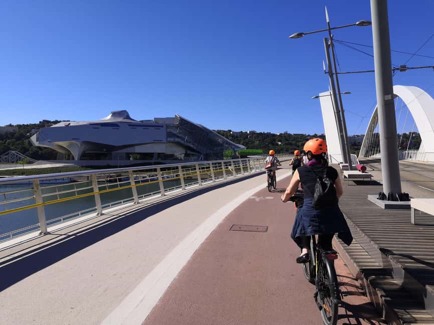 Lyon: 3-Hour Guided E-Bike Tour - Terreaux Square and central Lyon