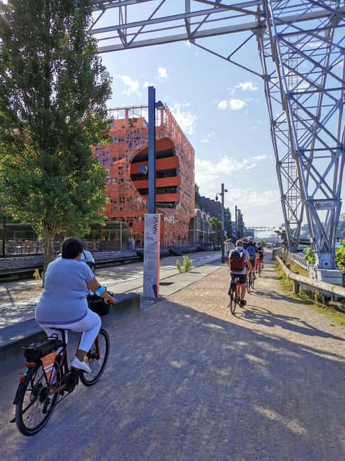 Lyon: 3-Hour Guided E-Bike Tour - Guides, stories, and the small-group advantage