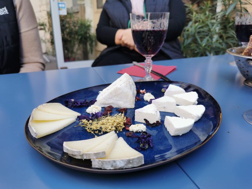 Lyon: Food Walking Tour with a Local Guide - Why Lyon works so well as a food city