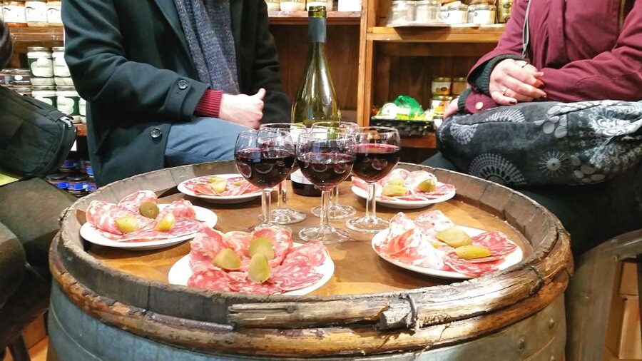 Lyon: Food Walking Tour with a Local Guide - What makes the guides important
