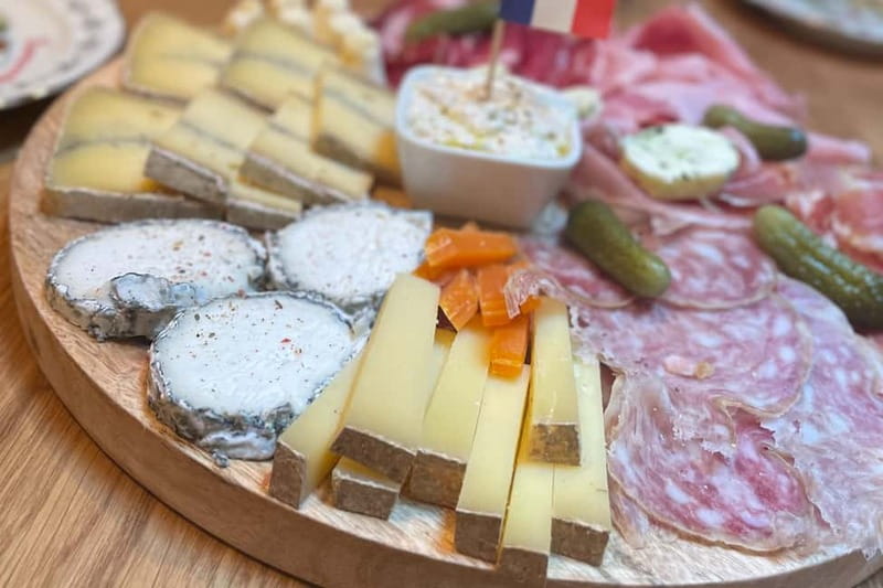 Lyon: Guided Food Tour with Tastings - Napoleon pizza and the less expected stops