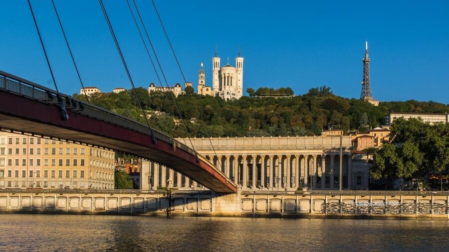 Lyon: Old District Private Guided Walking Tour - What the $217 price really buys you