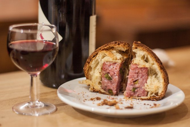 Lyon Old Town Food Tour with 6 French Delicacies & Fine Wine - Start at Temple du Change in the heart of Vieux Lyon