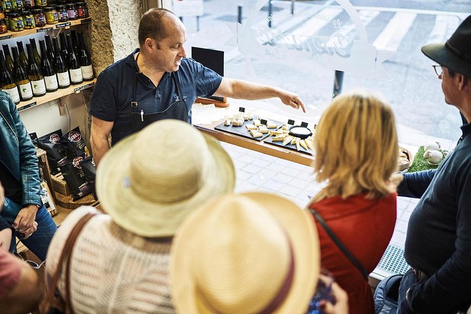 Lyon Old Town Food Tour with Local Specialties Tasting & Lunch - Starting at 10 a.m. in Vieux Lyon