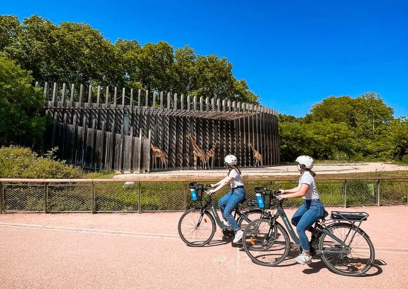 Lyon: Parc Tête d'Or eBike Tour - Getting comfortable during the 15-minute briefing