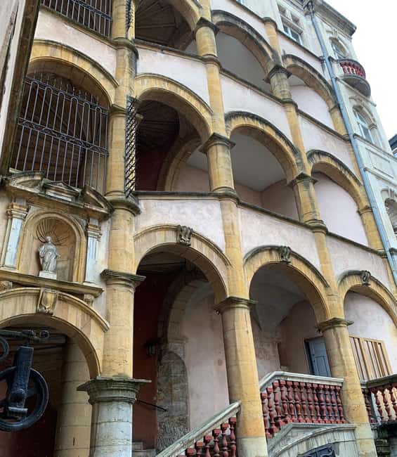 Lyon: Private Walking Tour of "Traboules" in the Old Town - Who should take this walk?