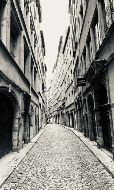 Lyon: Private Walking Tour of "Traboules" in the Old Town - Starting beside Lyon Cathedral
