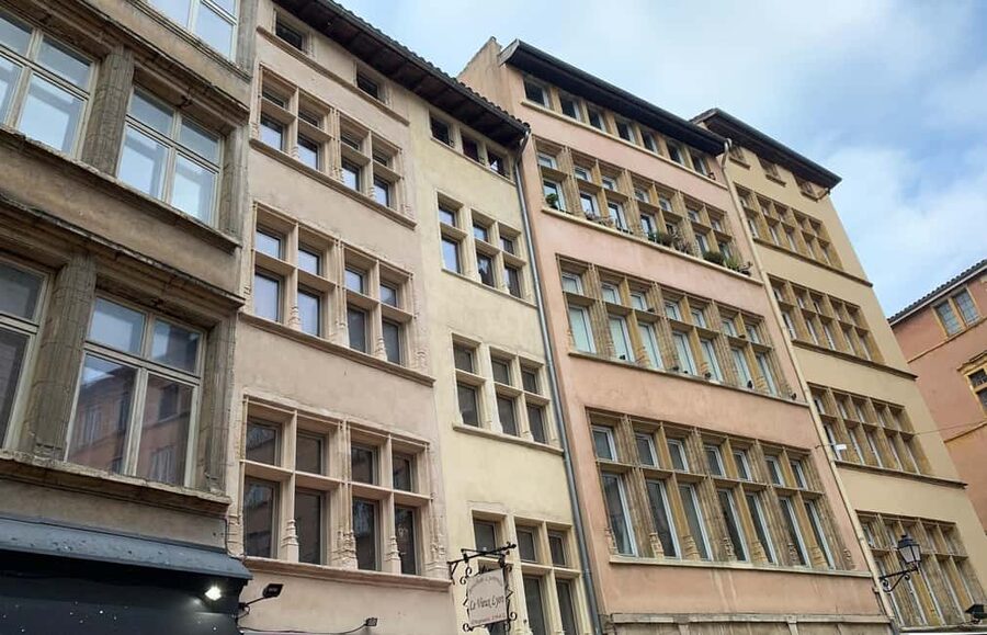 Lyon: Private Walking Tour of "Traboules" in the Old Town - Understanding the traboules during wartime