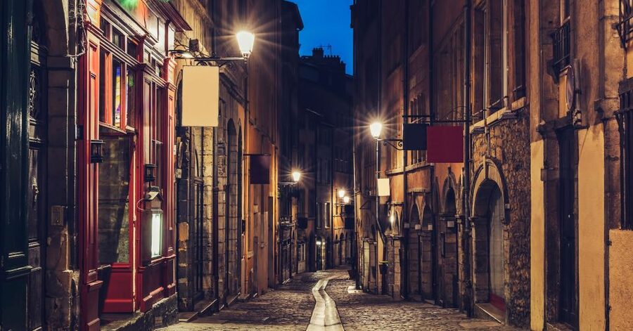 Lyon Sunset Food Tour: Full Meal of Lyon’s Best Bites - Praluline, chocolates, and the sweeter side of Lyon