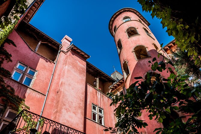Lyon UNESCO: Private walking tour - Riding or reaching Fourvière above the city