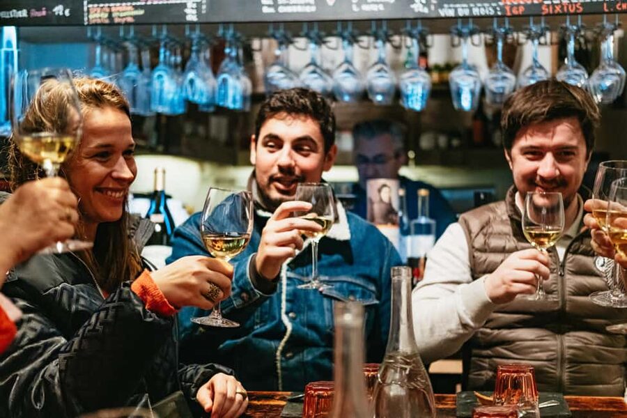 Lyon: Vieux Lyon Food Tasting Walking Tour - Why food is the best way into Vieux Lyon