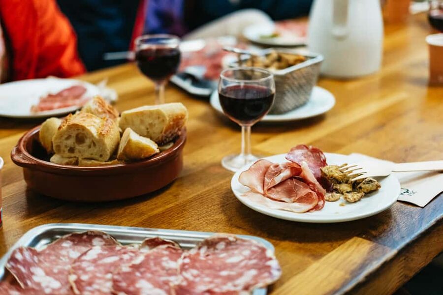 Lyon: Vieux Lyon Food Tasting Walking Tour - Five stops, fourteen tastes, and a full lunch