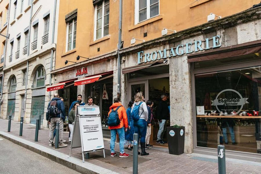 Lyon: Vieux Lyon Food Tasting Walking Tour - Who should book this Lyon food walk?
