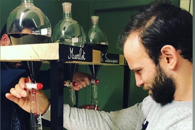 Make your own cuvée of Bordeaux wine - The pipette exercise: where the class gets practical