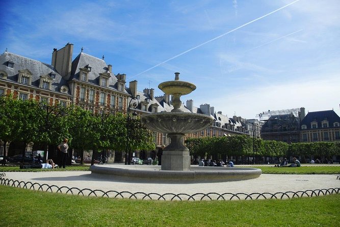 Marais Tour With a Local - Place des Vosges and the Marais at its grandest