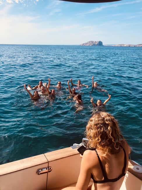 Marseille: Calanques National Park Boat Trip with Swimming - Finding your boat in Marseille’s Old Port