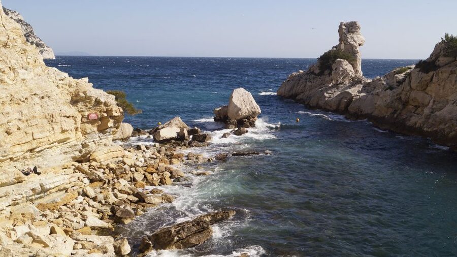 Marseille: Calanques National Park Guided Hike with Picnic - Summer Heat, Mistral Winds, and the Best Season