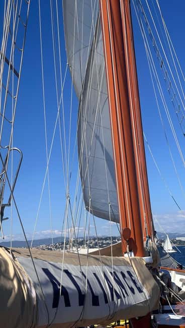 Marseille: Calanques National Park Sailing Cruise with Lunch - Meeting the boat at Marseille’s Old Port