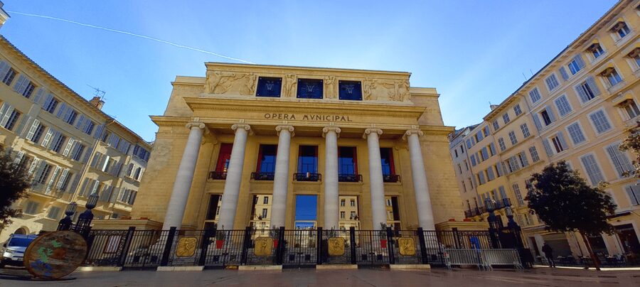 Marseille: Essential Guided Walking Tour of the City - Church of Accoules and the old streets