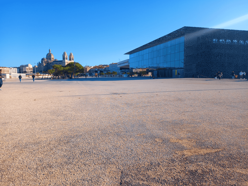Marseille: Essential Guided Walking Tour of the City - Le Pharo and the best wide-angle views