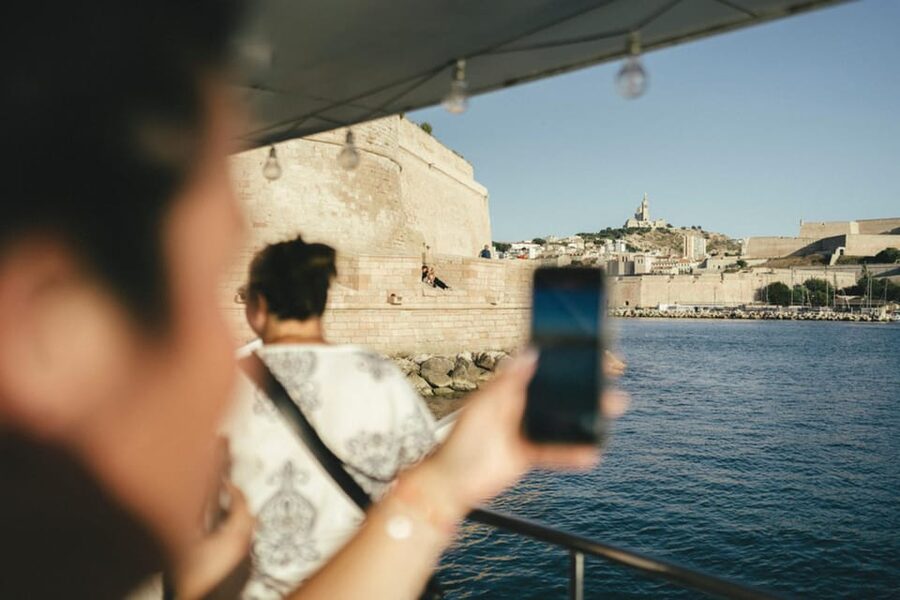Marseille: Frioul Archipelago Catamaran Cruise with Lunch - A seasonal buffet with a Mediterranean feel