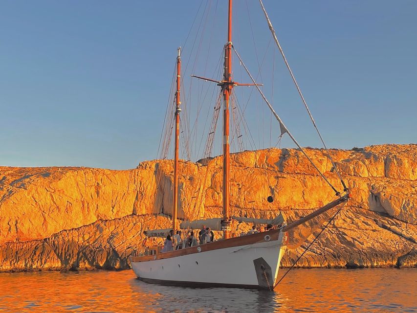 Marseille: Frioul Islands Sunset Cruise with Cocktail Dinner - Key points to know before sailing