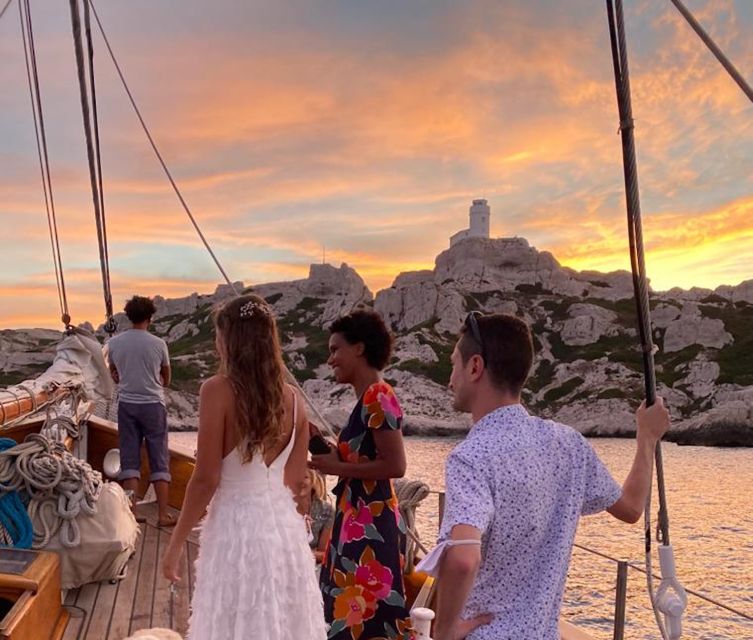 Marseille: Frioul Islands Sunset Cruise with Cocktail Dinner - Why this sunset cruise feels different from a standard boat trip