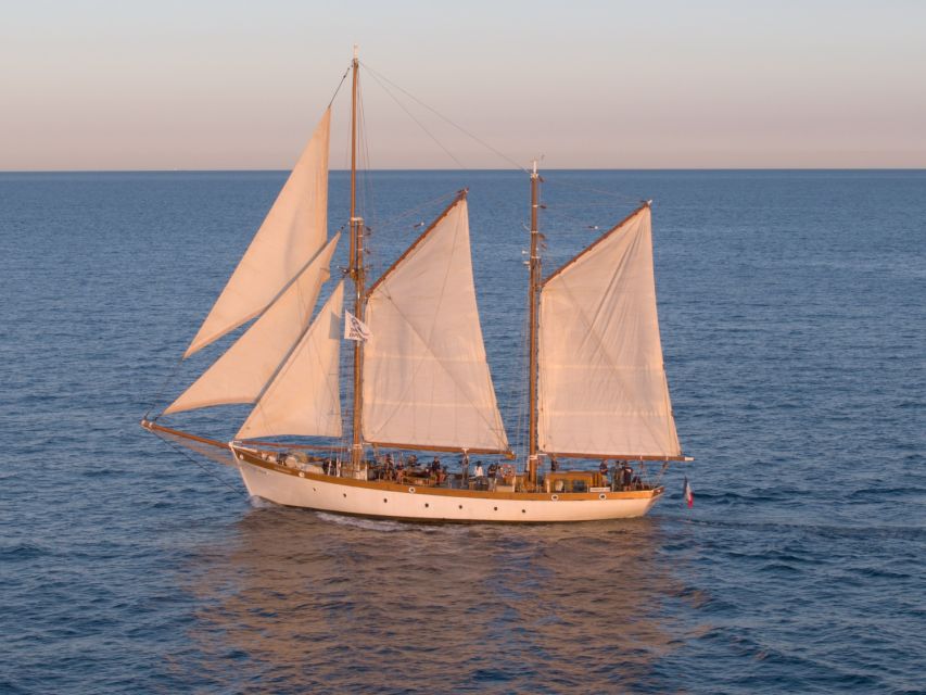 Marseille: Frioul Islands Sunset Cruise with Cocktail Dinner - Anchoring near the Frioul Islands