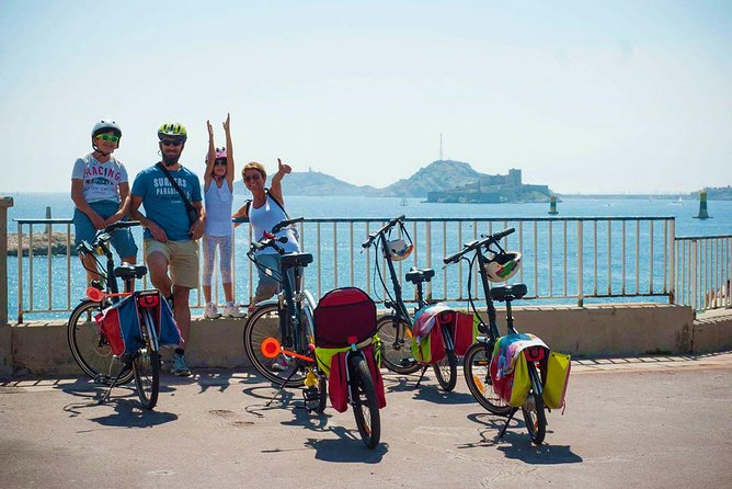 Marseille Grand E-Bike Tour : "le tour du Fada" - Palais du Pharo and the entrance to the Old Port