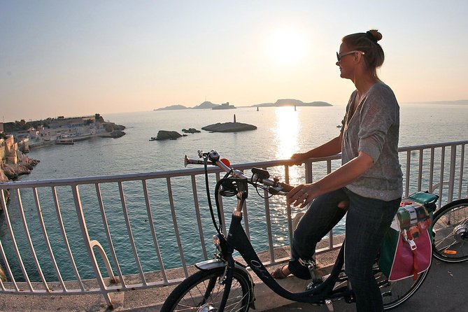 Marseille Grand E-Bike Tour : "le tour du Fada" - The Corniche, Vallon des Auffes, and the sea road