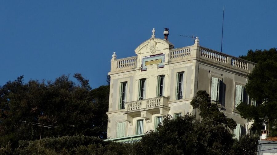 Marseille: Guided Off-the-Beaten-Path Neighborhood Walk - Group size, timing, and value at $48