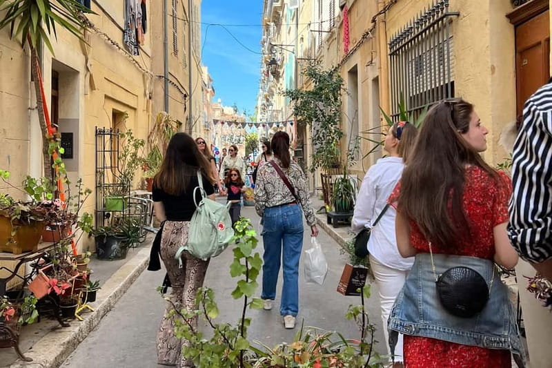 Marseille: No-Diet Club Local Food Tasting and Walking Tour - Tunisian specialties and Marseille’s mixed food identity