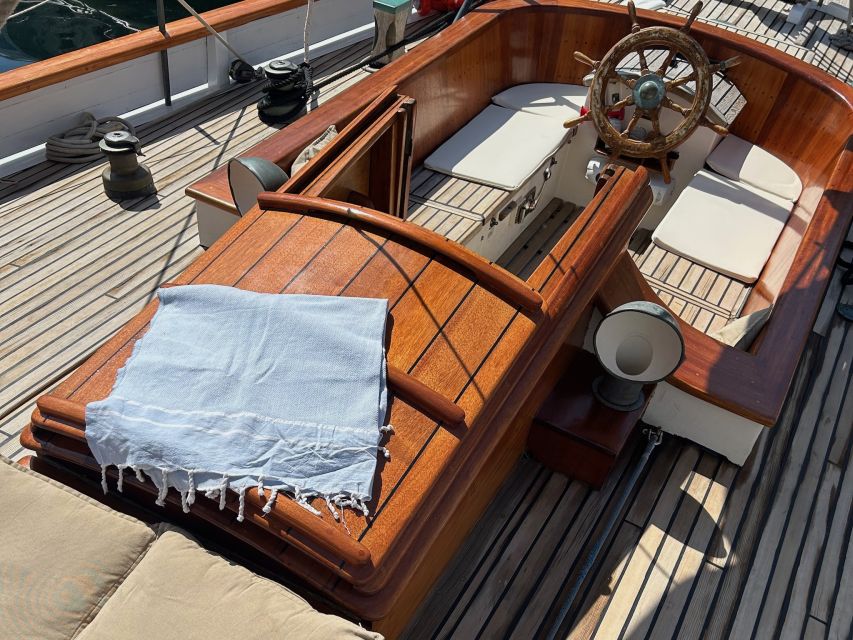 Marseille: Sailing Day Cruise with Lunch - A weather-led route along the Calanques or Frioul