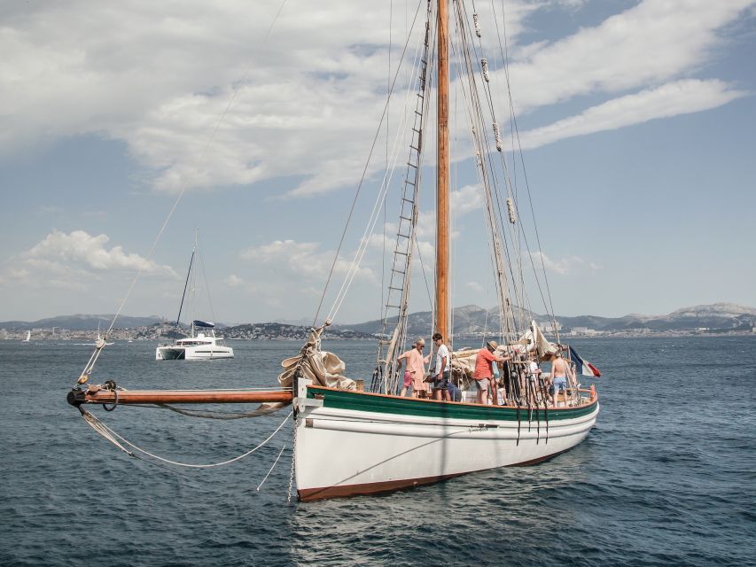 Marseille: Sailing Day Cruise with Lunch - Swimming and snorkeling in clear Mediterranean water