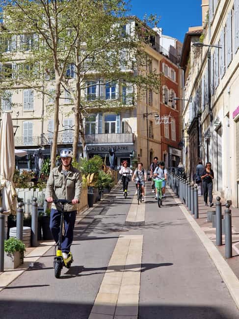 Marseille: Self-Guided Smartphone Tour by E-Scooter - Choosing a route instead of following one fixed tour