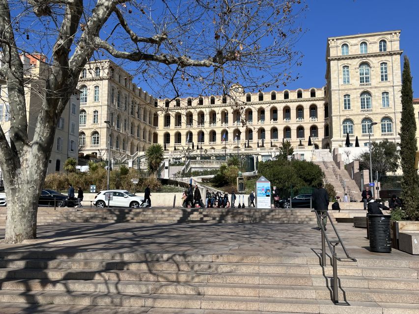 Marseille: Sightseeing E-Bike Tour - A French bakery break before the final climb