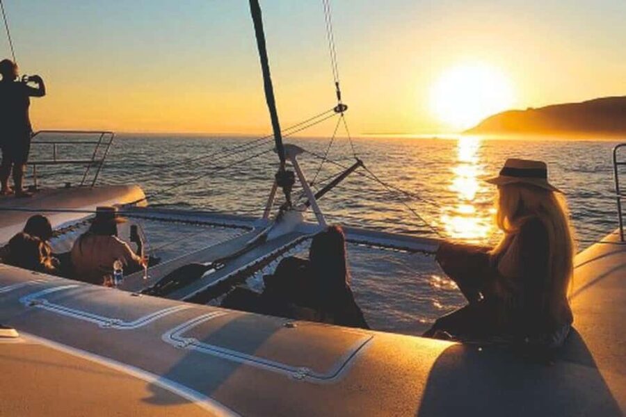 Marseille: Sunset catamaran cruise, buffet & drinks - Who will enjoy this Marseille catamaran cruise?