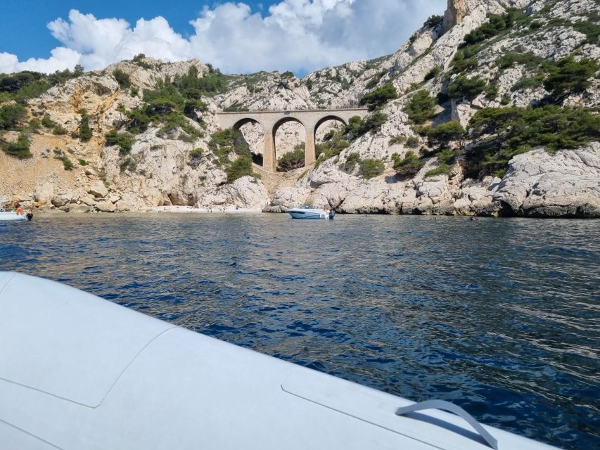 Marseille: Sunset Frioul Archipelago Boat Cruise - Who should book this cruise?