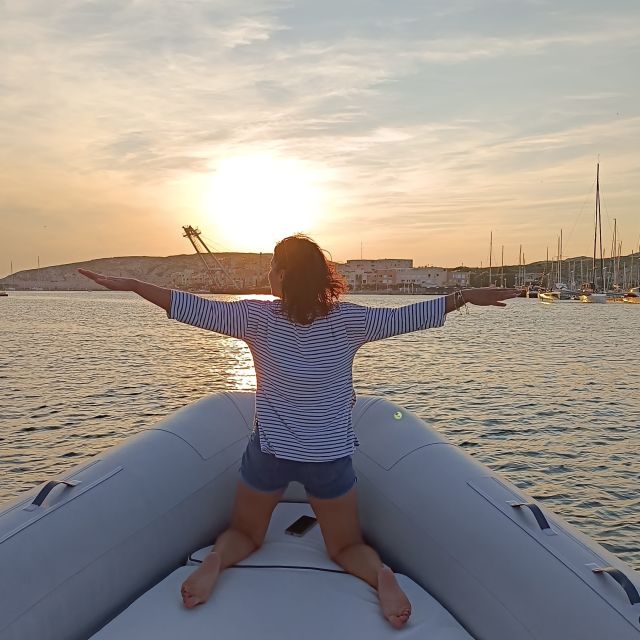 Marseille: Sunset Frioul Archipelago Boat Cruise - A short stop at Port du Frioul