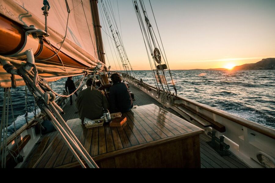 Marseille: Sunset Sailing Cruise with Dinner and Drinks - Why this Marseille sunset cruise works